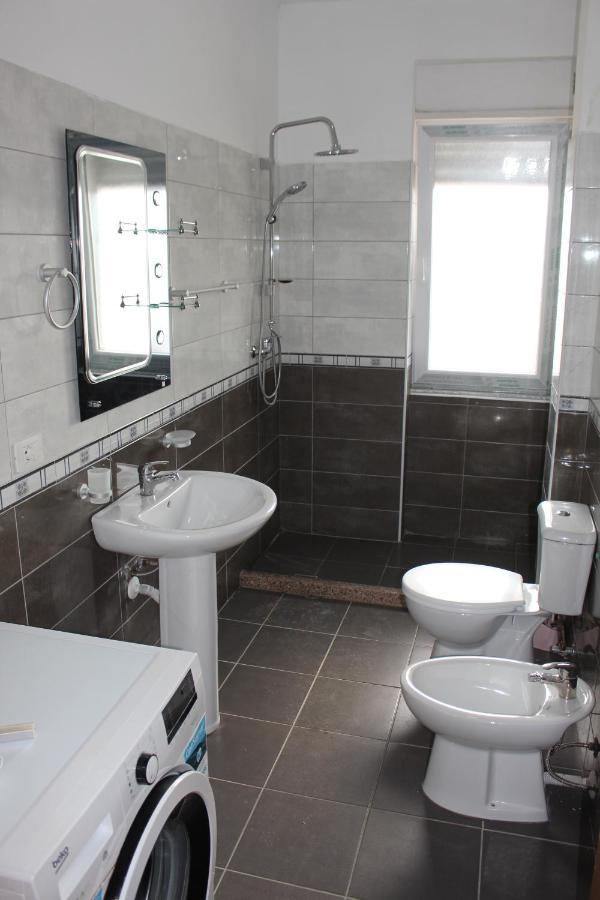שקודר Comfy City Center Apartment מראה חיצוני תמונה